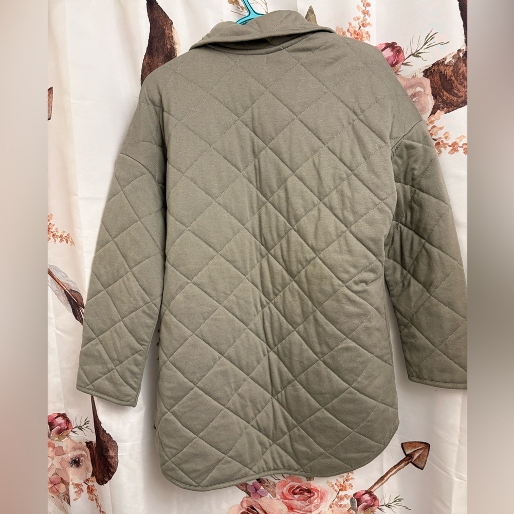 New S/M quilted jacket - Picture 6 of 11
